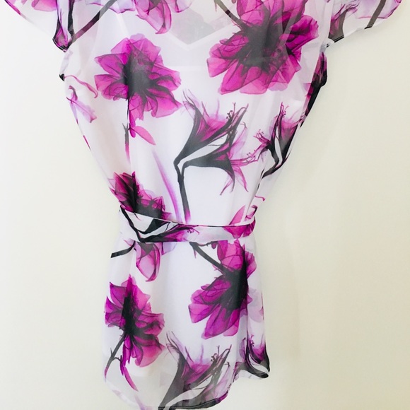 🤑FREE w/ purchase! Floral Button Down Blouse - Picture 11 of 16